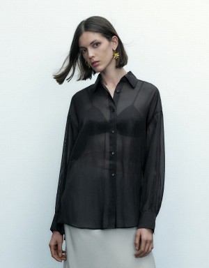 Black Women's Urban Revivo Thin Button Up Loose Shirts | UPU462RP