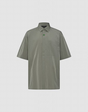 Green Men's Urban Revivo Button Up Straight Shirts | AWE9452KK