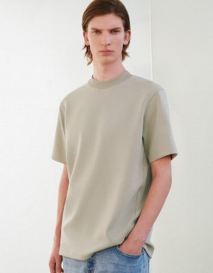 Khaki Men's Urban Revivo Standard Sleeve Crew Neck T Shirts | SGR6877TA