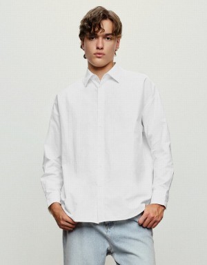 White Men's Urban Revivo Drop Shoulder Sleeve Loose Shirts | IDR2757JW