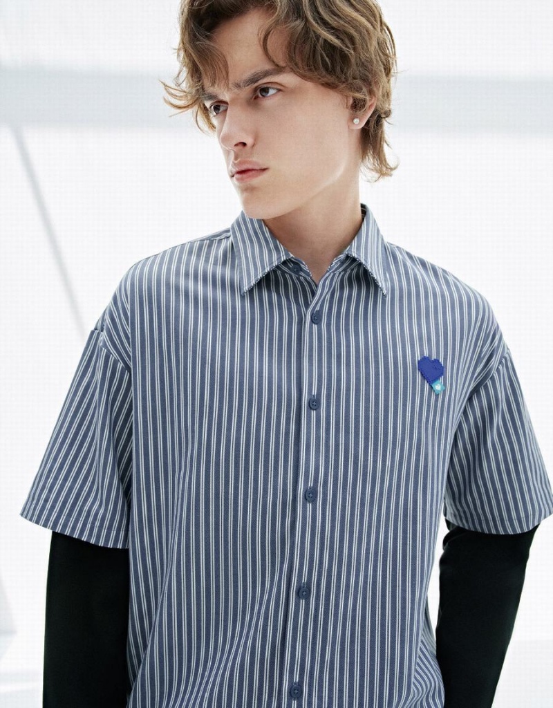 Blue Men's Urban Revivo Striped Loose Shirts | RCE6942RI