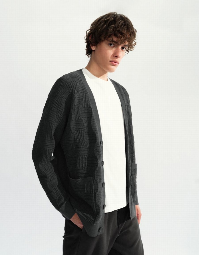 Dark Grey Men's Urban Revivo V-Neck Knitted Cardigan | TNX5473VA